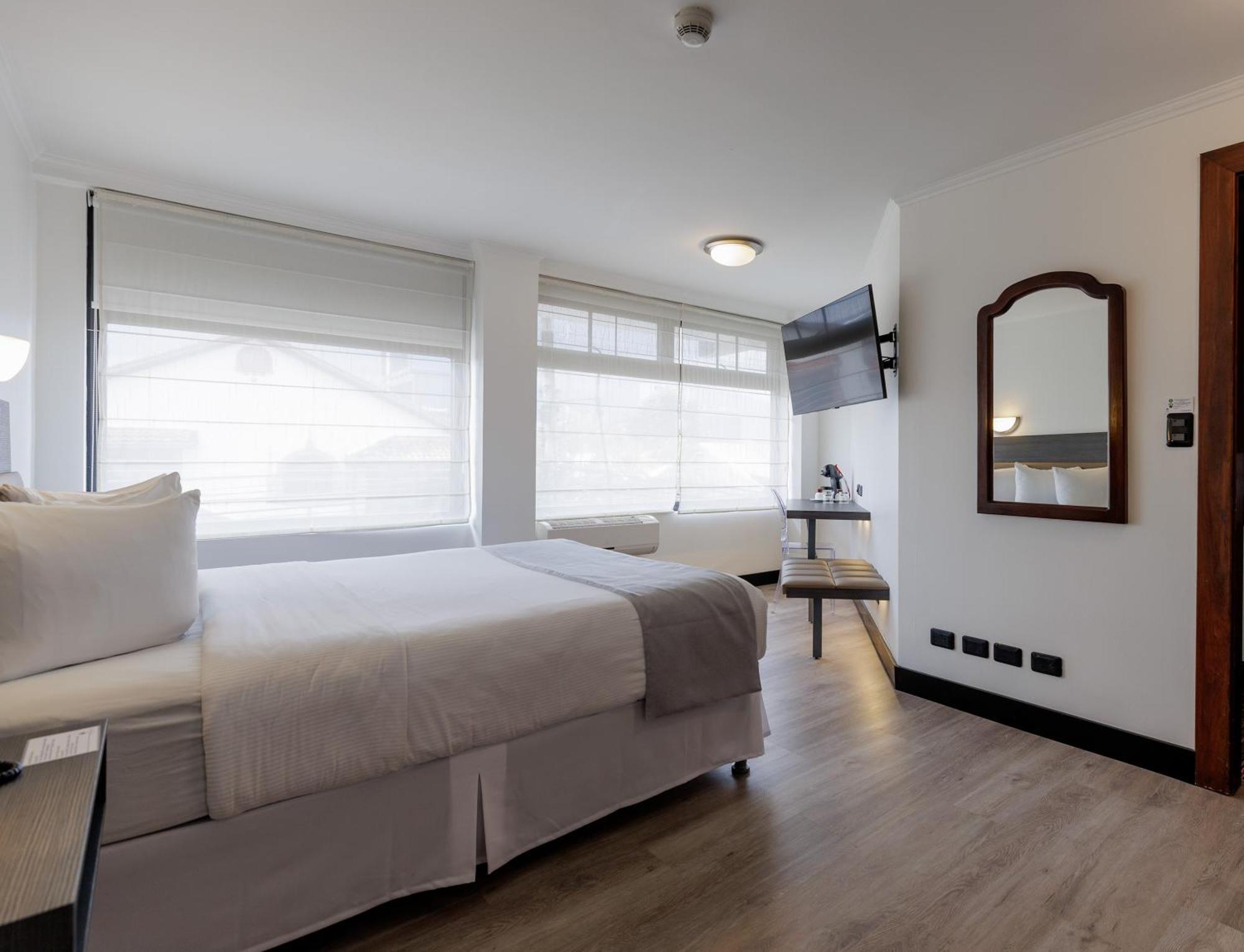Parque Del Lago Boutique Hotel Сан Хосе Стая снимка